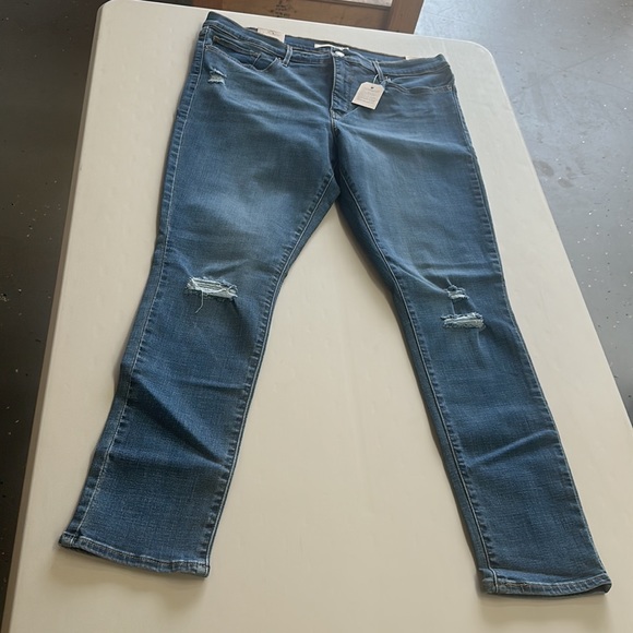 Levi's 311 shaping skinny a mid rise tummy swimming jean 34 x 30 NWT - Picture 6 of 8